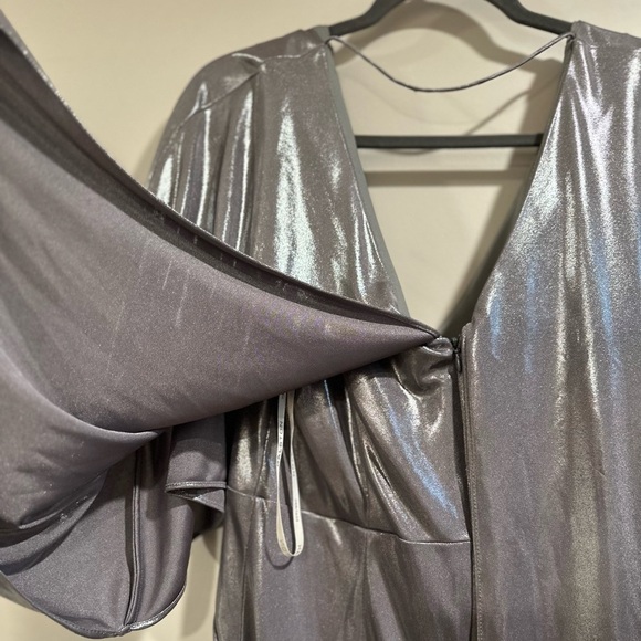 Halston Heritage Short Metallic Silver A-line Cape Sleeve V-Neck Dress Size10 NW - Picture 7 of 16